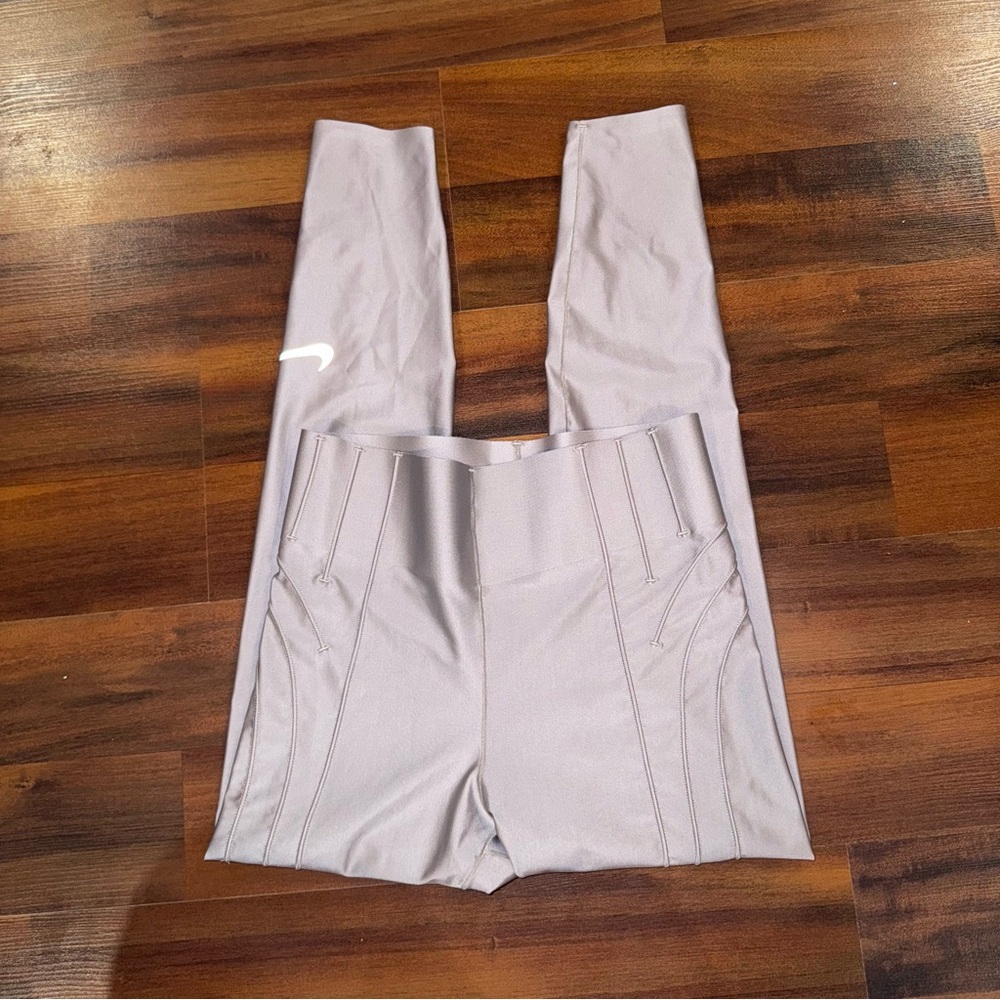 Grey Women’s Small Nike City Ready 7/8 Training Athletic Tights Metallic